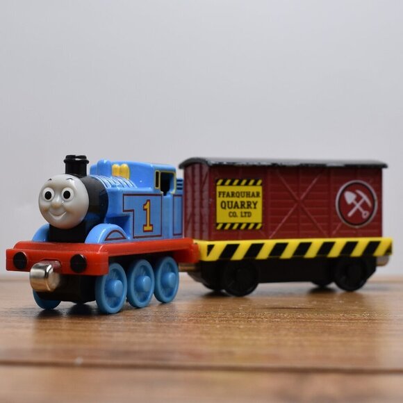 Thomas w/ Quarry Car w/ Changing Cargo Diecast Take N Play Thomas & Friends 2009 - Picture 1 of 12